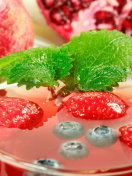Fondo de pantalla Hot Strawberry Cider 132x176