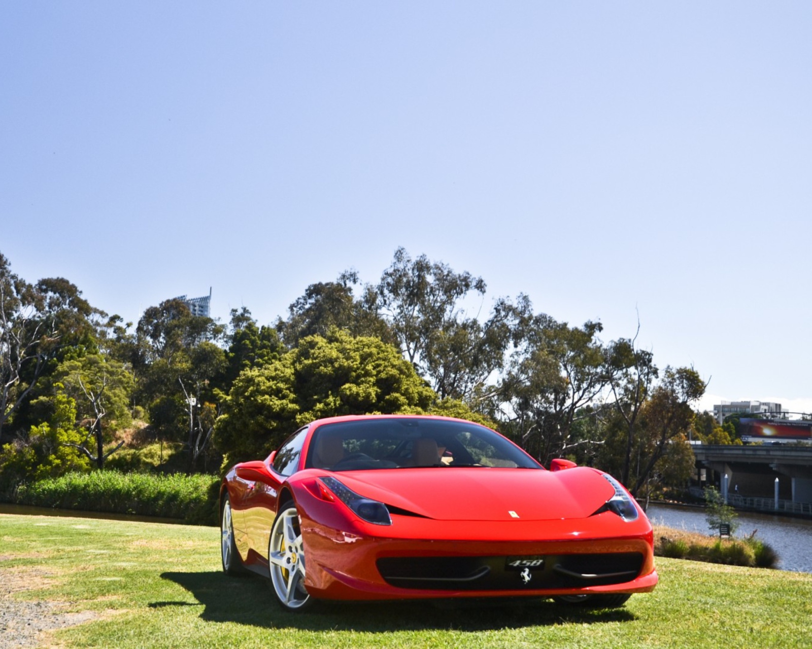 Red Ferrari screenshot #1 1600x1280