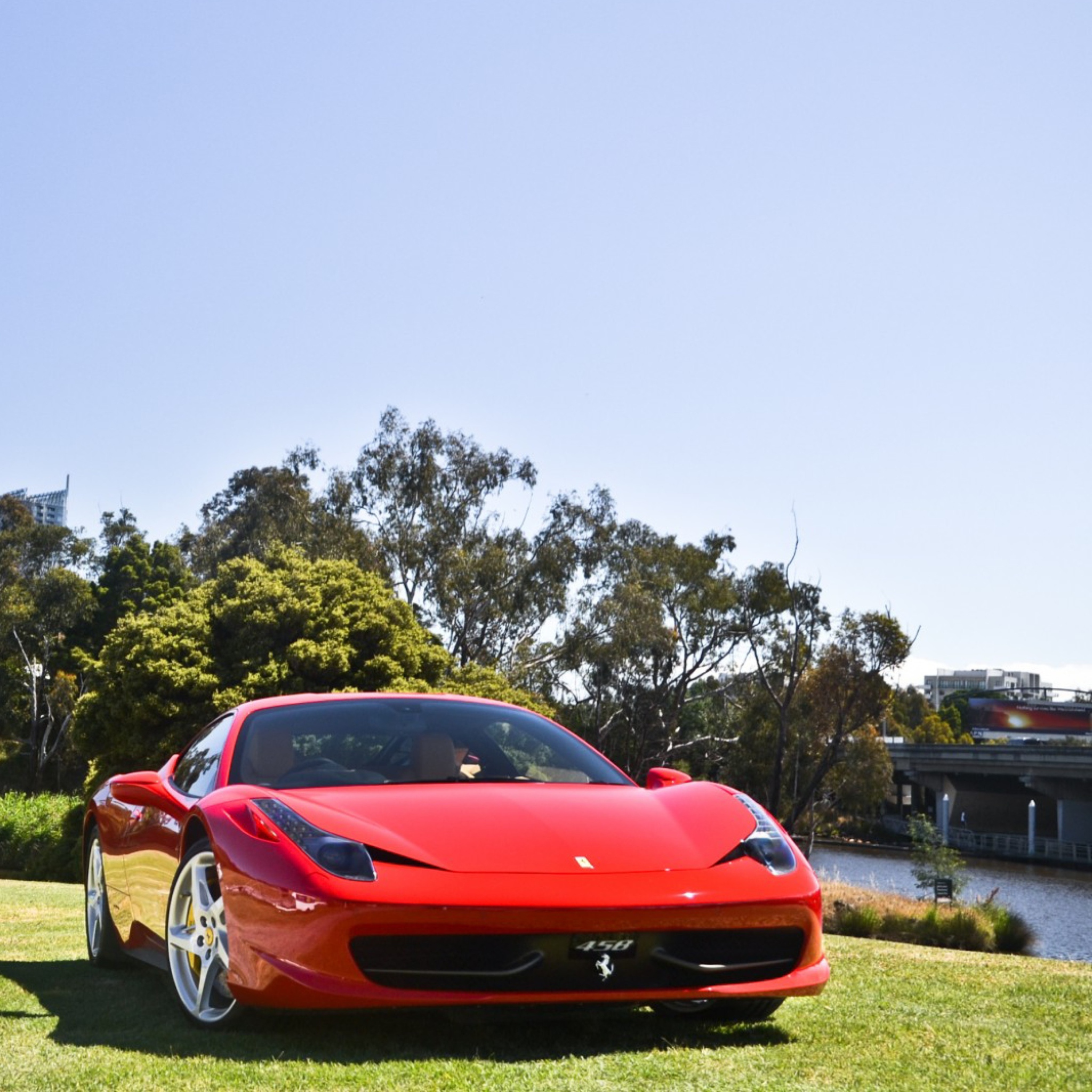 Red Ferrari screenshot #1 2048x2048