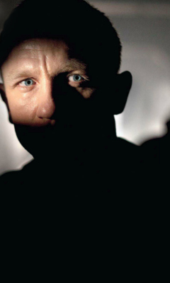 Das Daniel Craig As Agent 007 Wallpaper 240x400