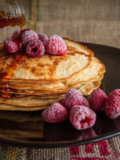 Обои Delicious Pancake in Paris 240x320