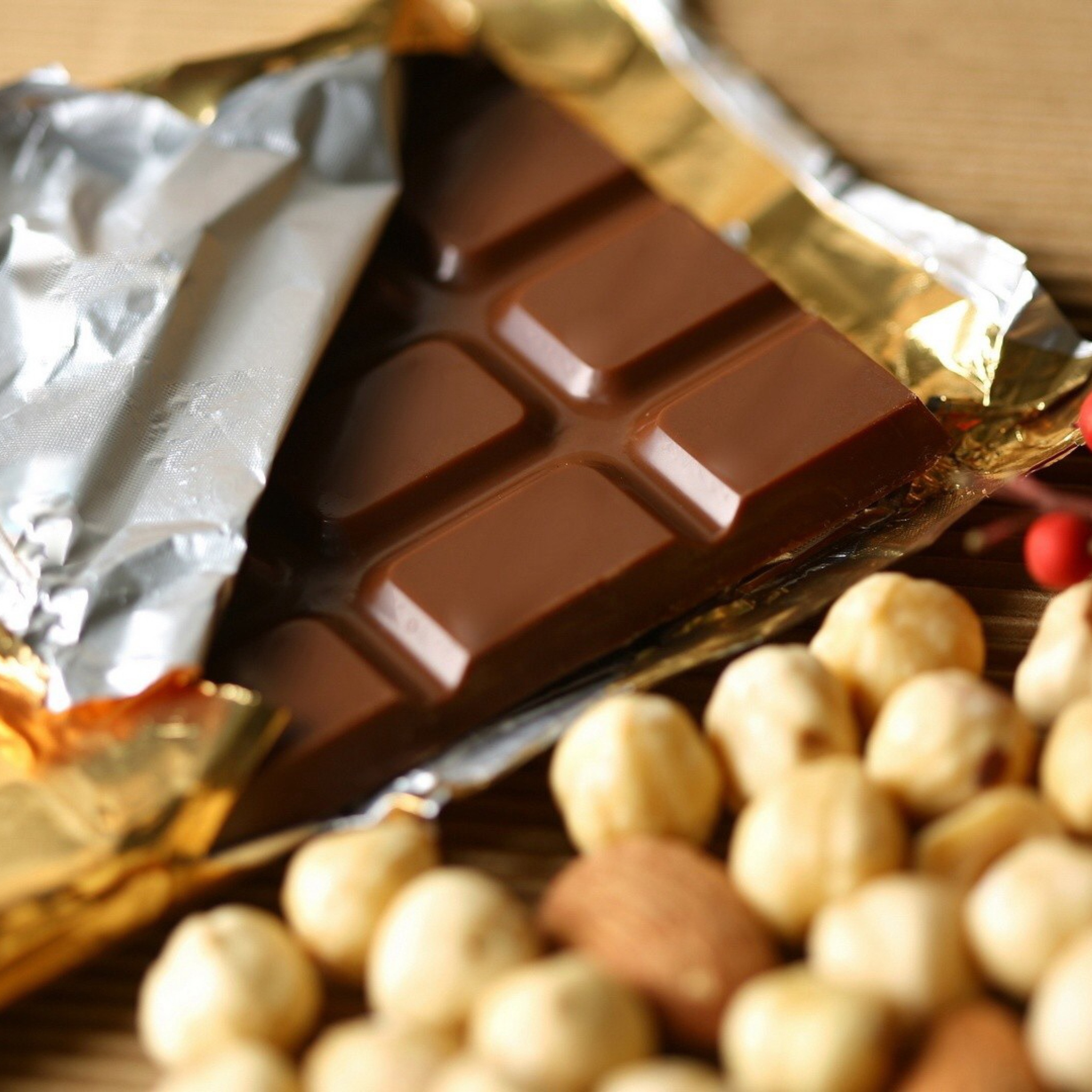 Обои Chocolate And Nuts 2048x2048