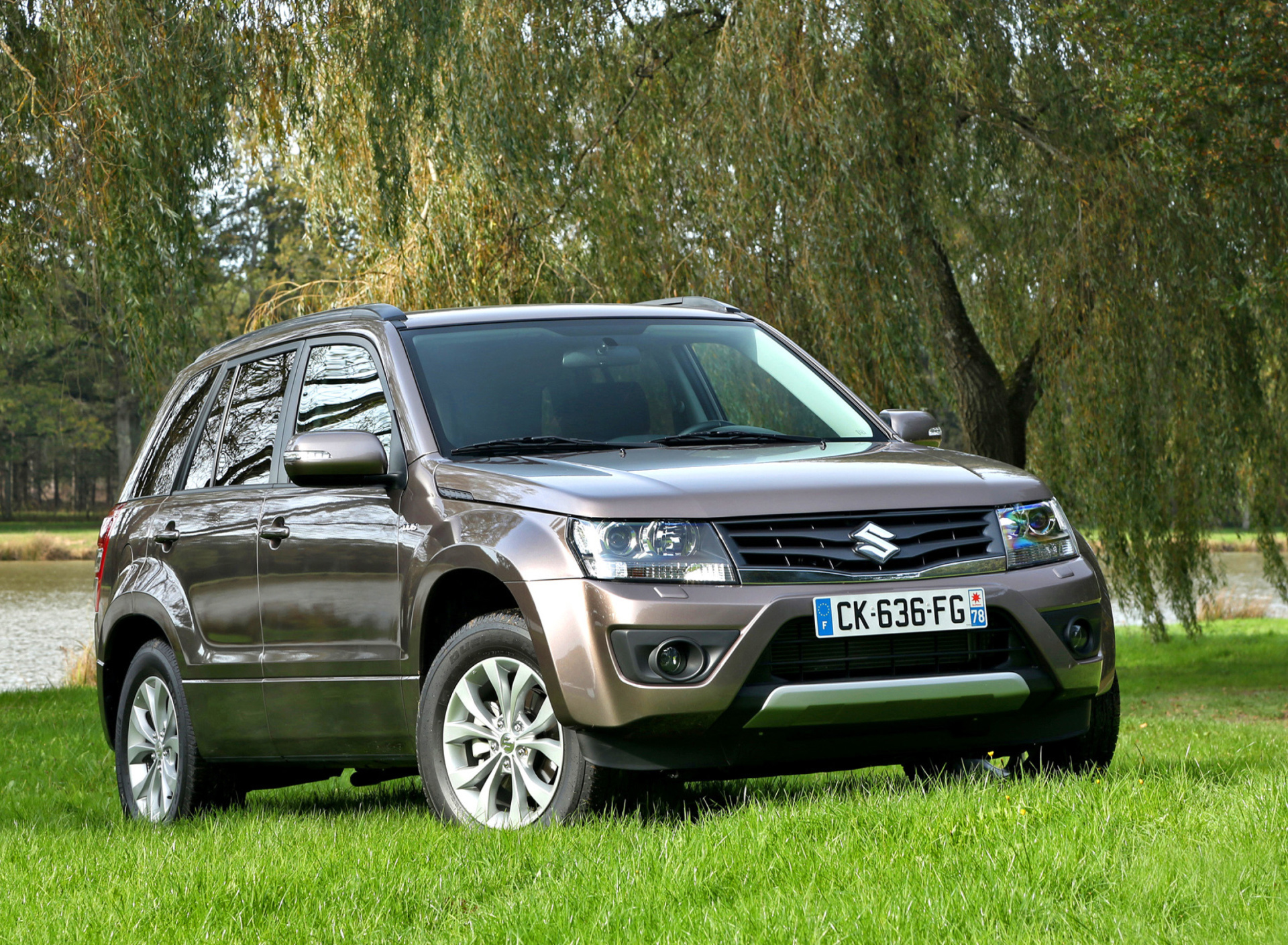 Suzuki Grand Vitara wallpaper 1920x1408