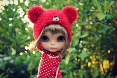 Обои Cute Doll In Red Hat 480x320