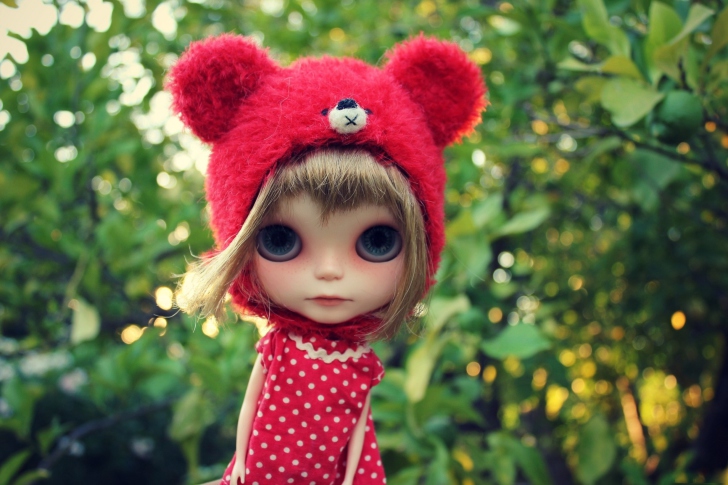 Sfondi Cute Doll In Red Hat