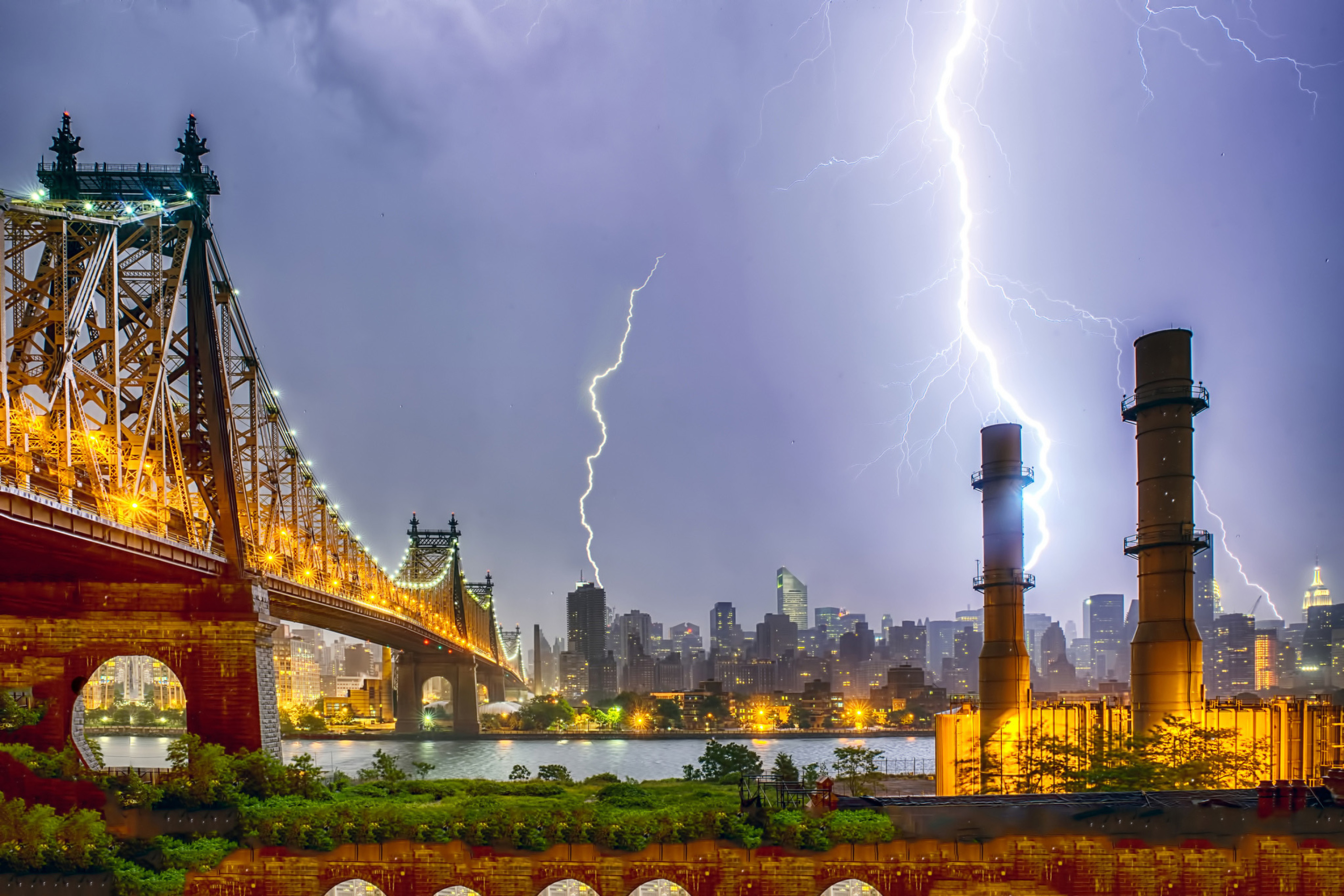 Fondo de pantalla Storm in New York 2880x1920