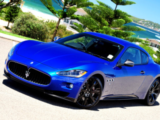 Das Maserati GranTurismo S MC Shift Wallpaper 320x240