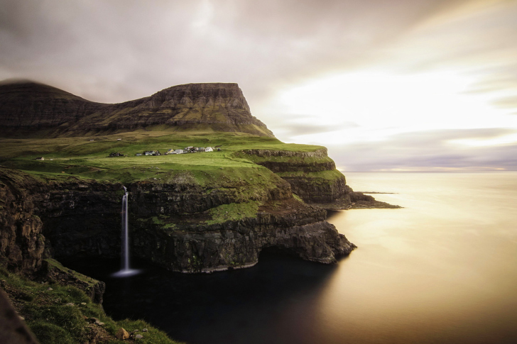 Sfondi Gasadalur west side Faroe Islands