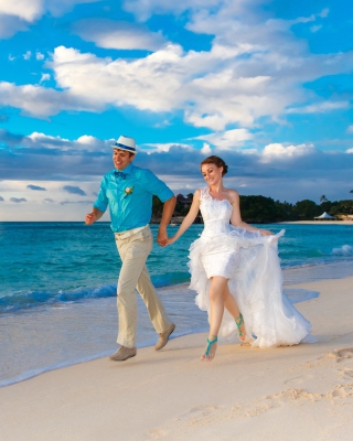 Happy newlyweds at sea - Obrázkek zdarma pro iPhone 5