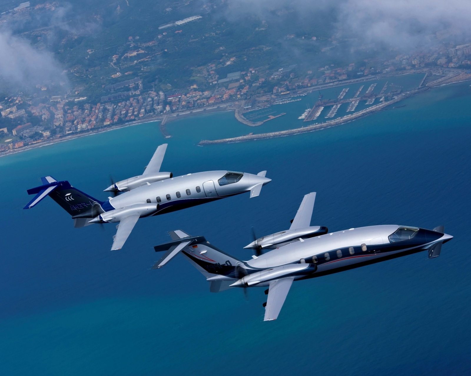 Screenshot №1 pro téma Piaggio P 180 Avanti Light Aircraft 1600x1280