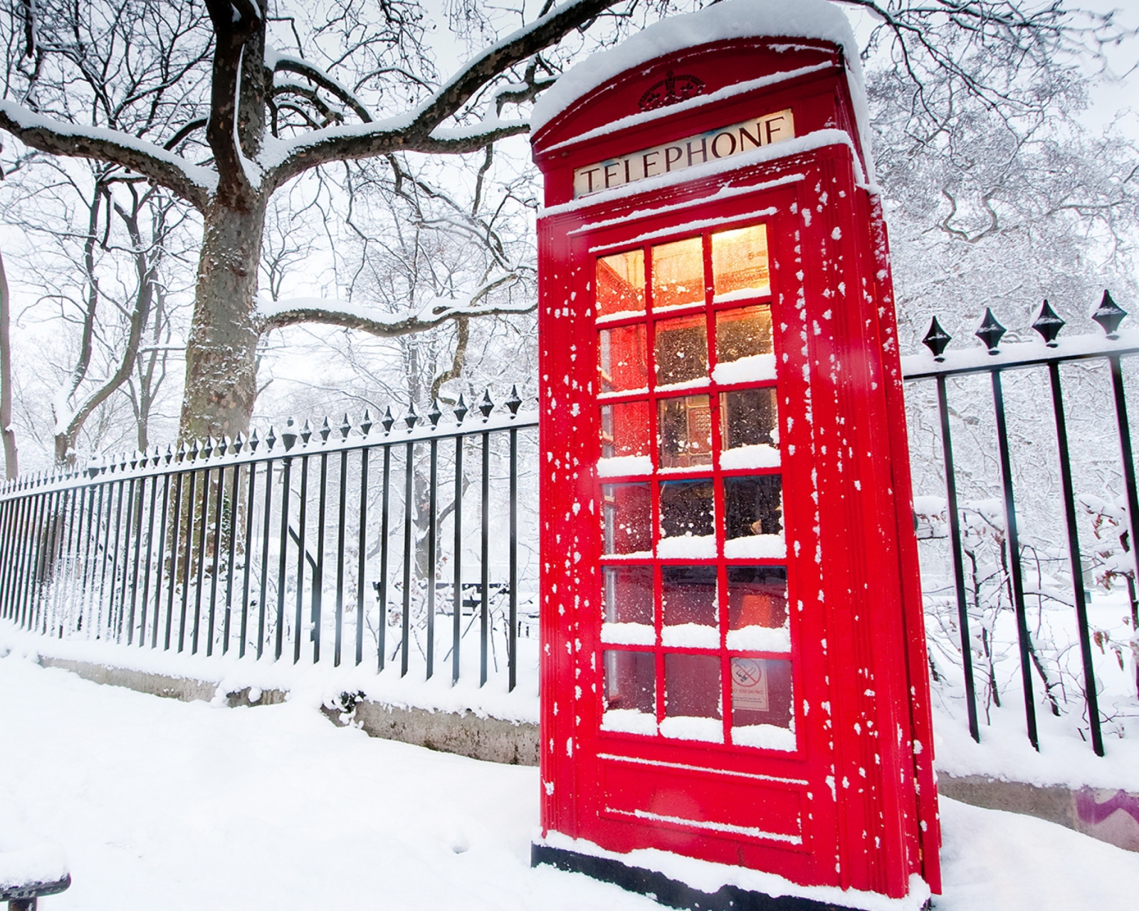 Das English Red Telephone Booth Wallpaper 1600x1280