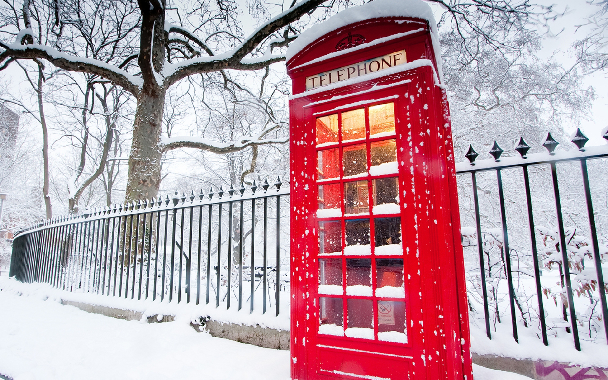 English Red Telephone Booth screenshot #1 2560x1600