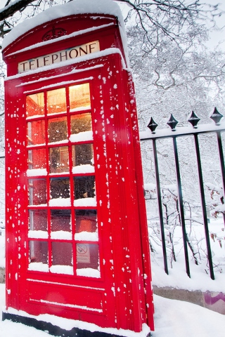 Das English Red Telephone Booth Wallpaper 320x480