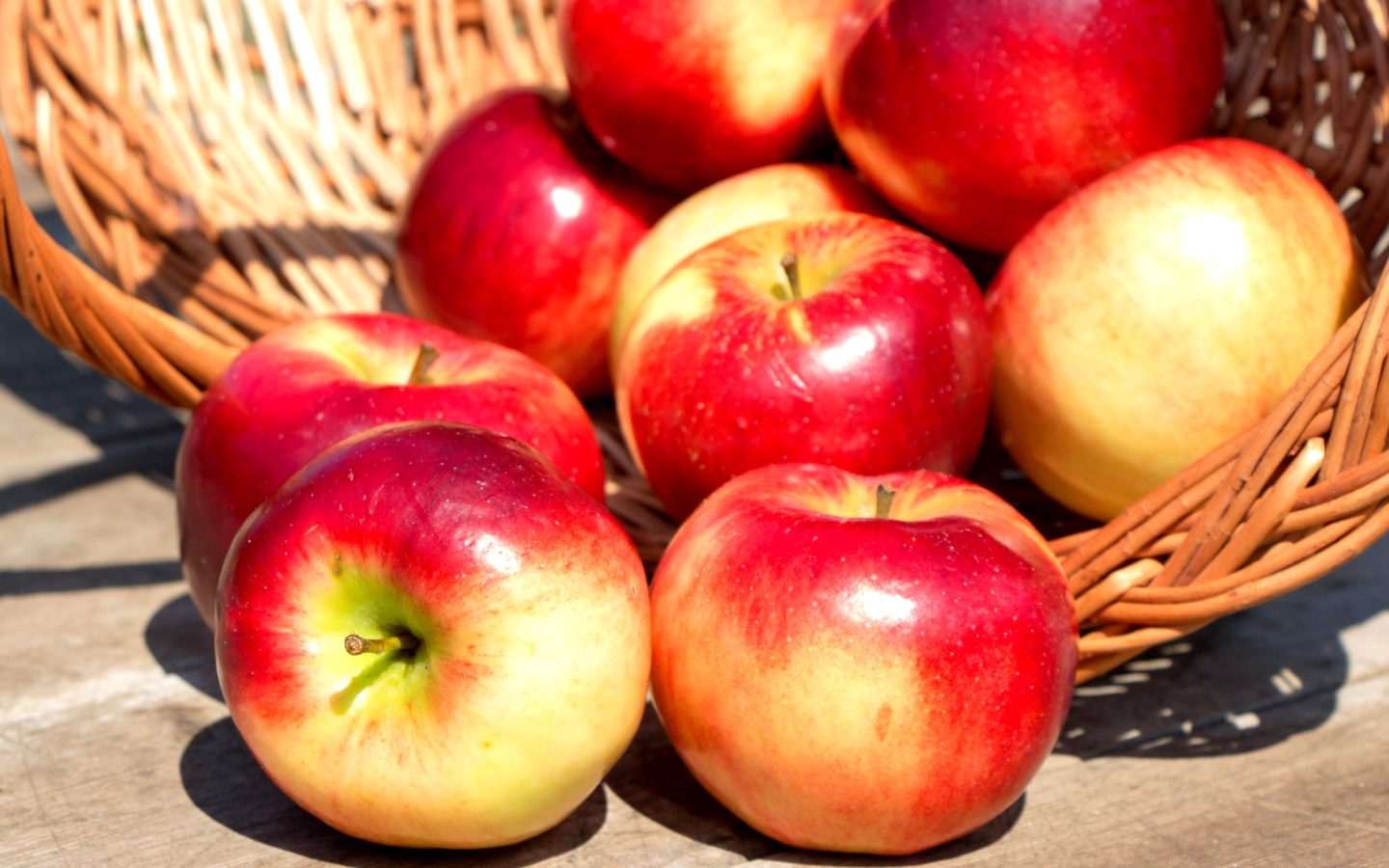 Autumn Apples wallpaper 1440x900