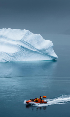 Sfondi Greenland Iceberg Lifeboat 240x400