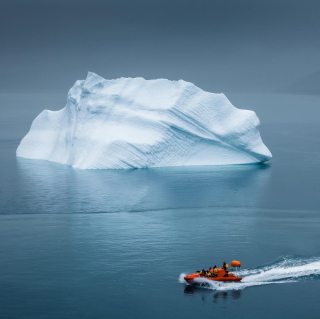 Kostenloses Greenland Iceberg Lifeboat Wallpaper für Nokia 8800