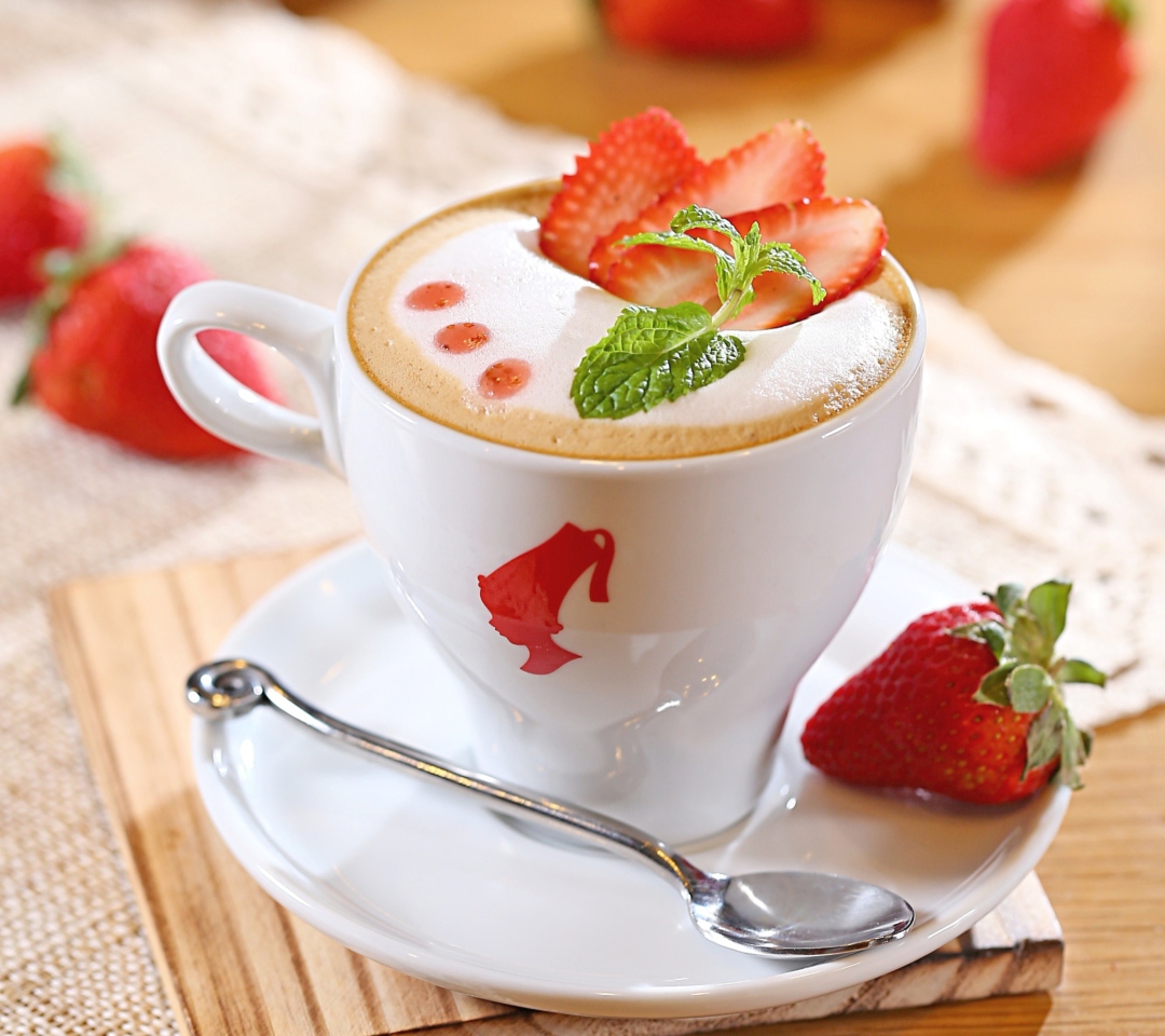 Das Strawberry Cappuccino Wallpaper 1080x960