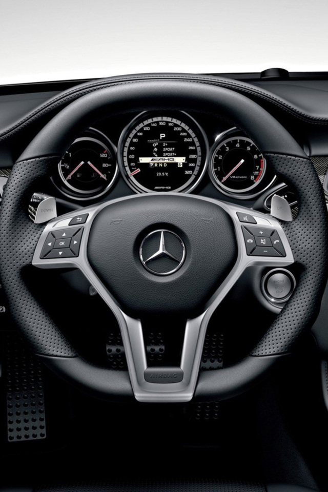 Mercedes Benz CLS screenshot #1 640x960