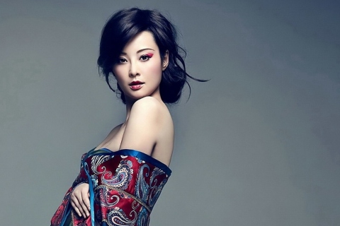 Beautiful Brunette Asian Model screenshot #1 480x320