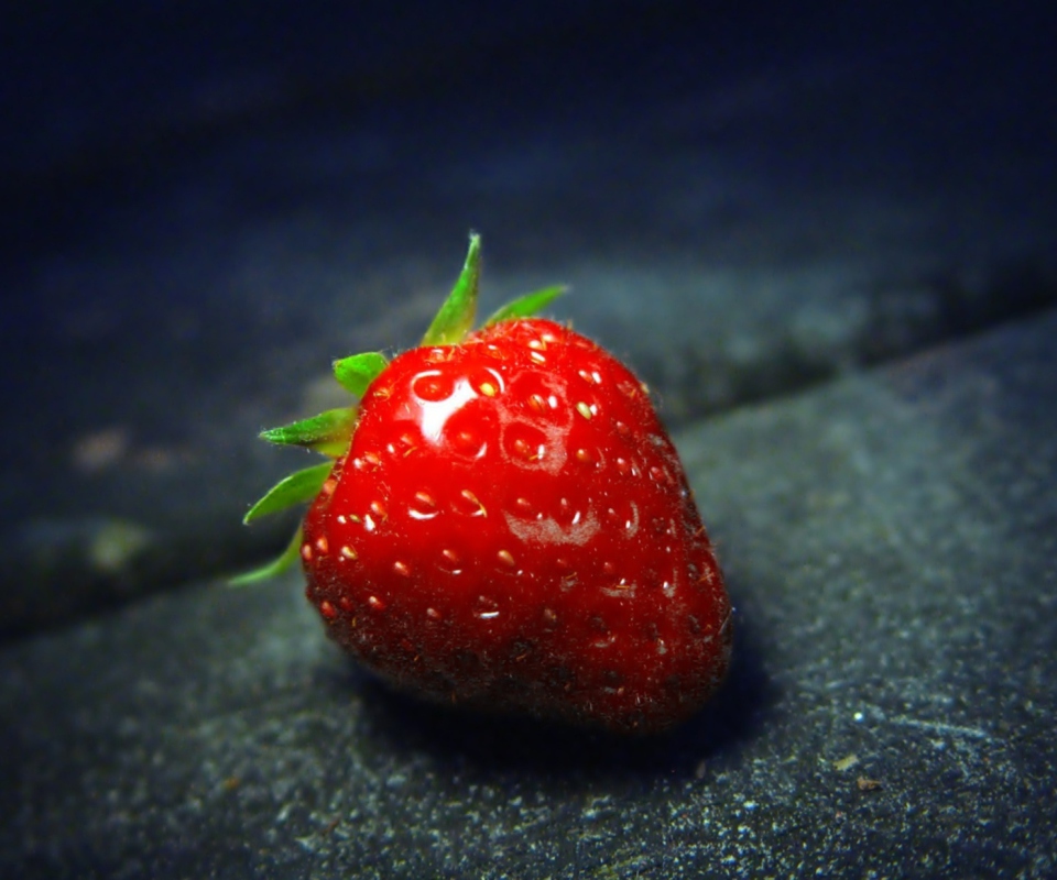 Das Red Strawberry Wallpaper 960x800