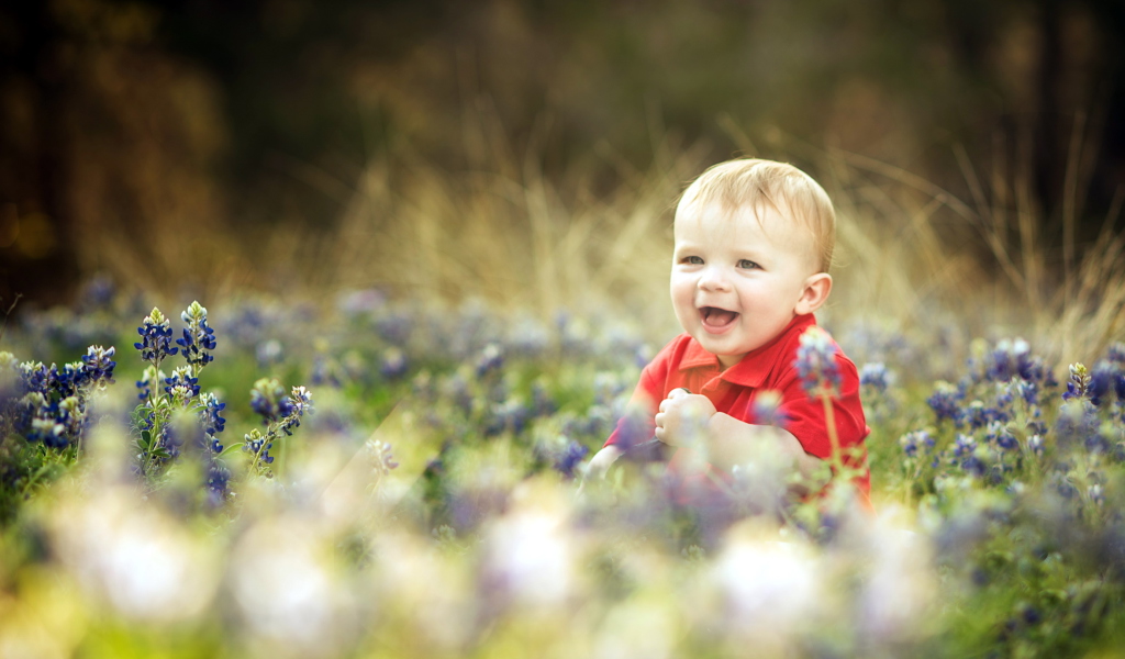 Happy Child wallpaper 1024x600