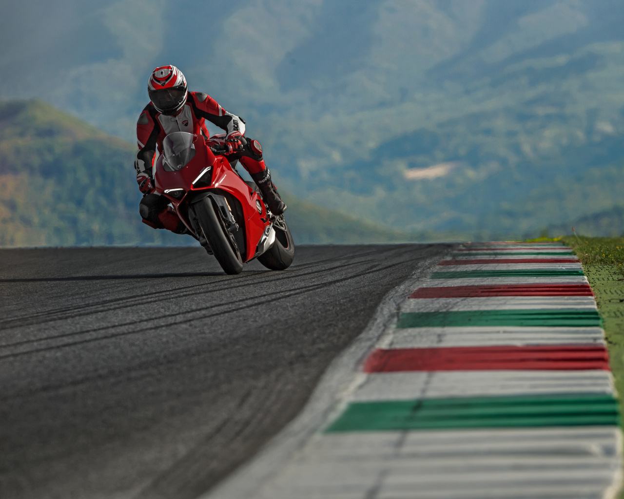 Ducati Panigale V4 2018 Sport Bike wallpaper 1280x1024