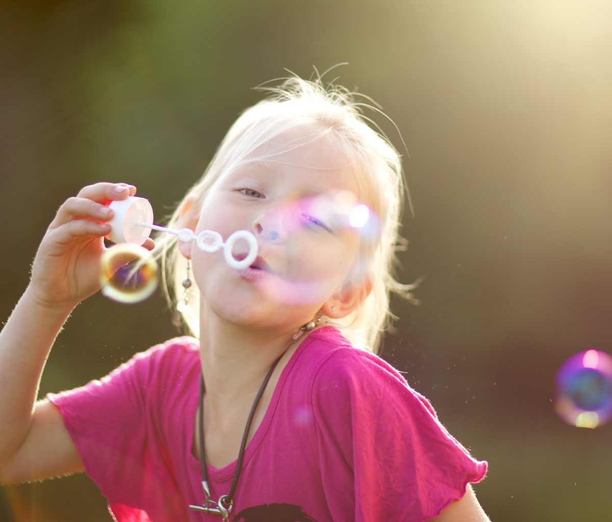 Bubbles And Childhood wallpaper 1200x1024