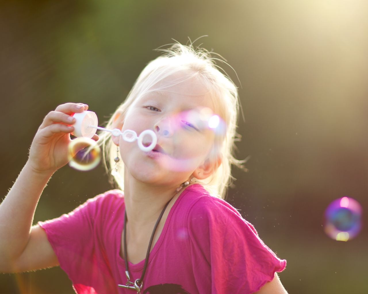 Bubbles And Childhood wallpaper 1280x1024