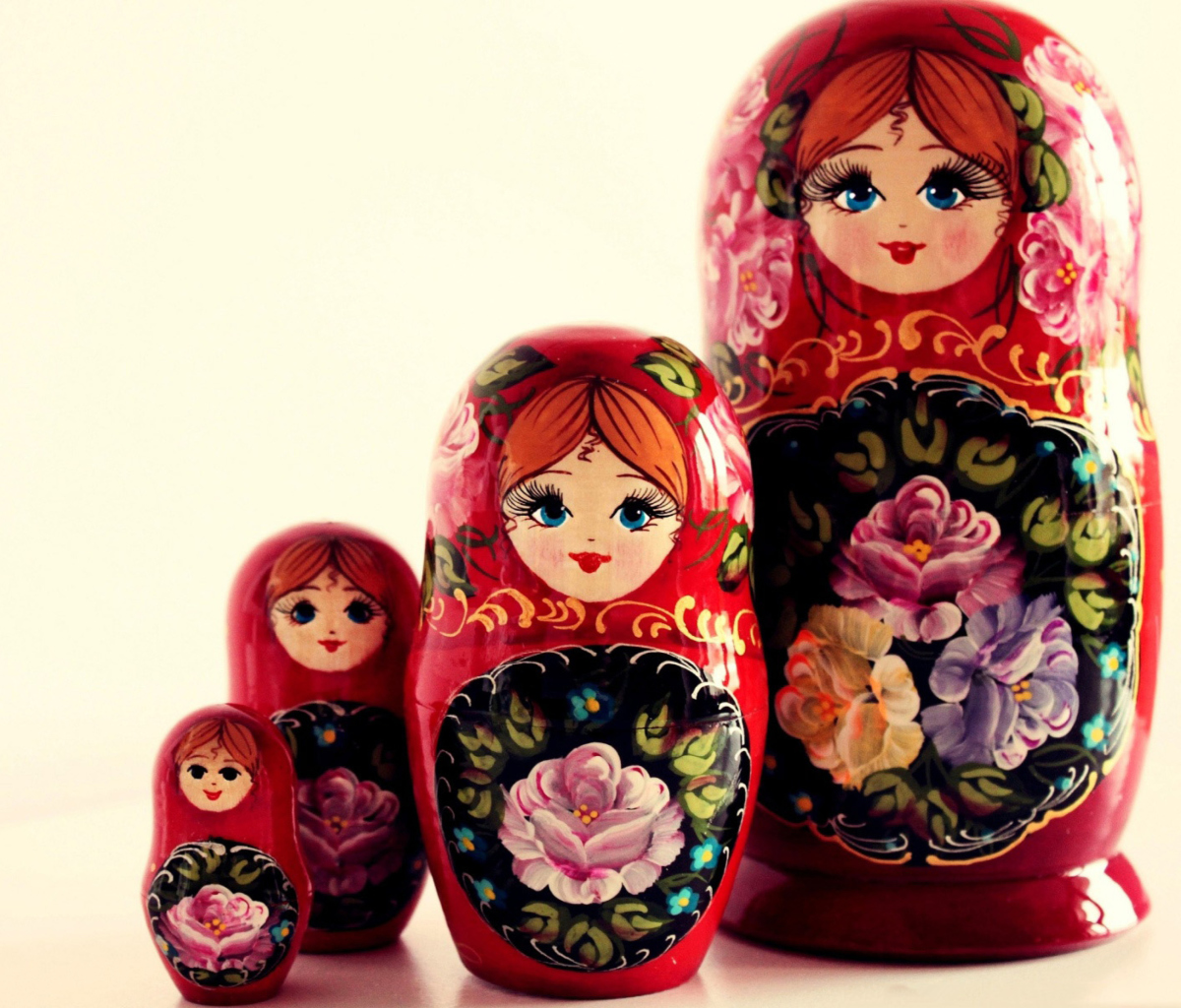 Screenshot №1 pro téma Russian Dolls 1200x1024