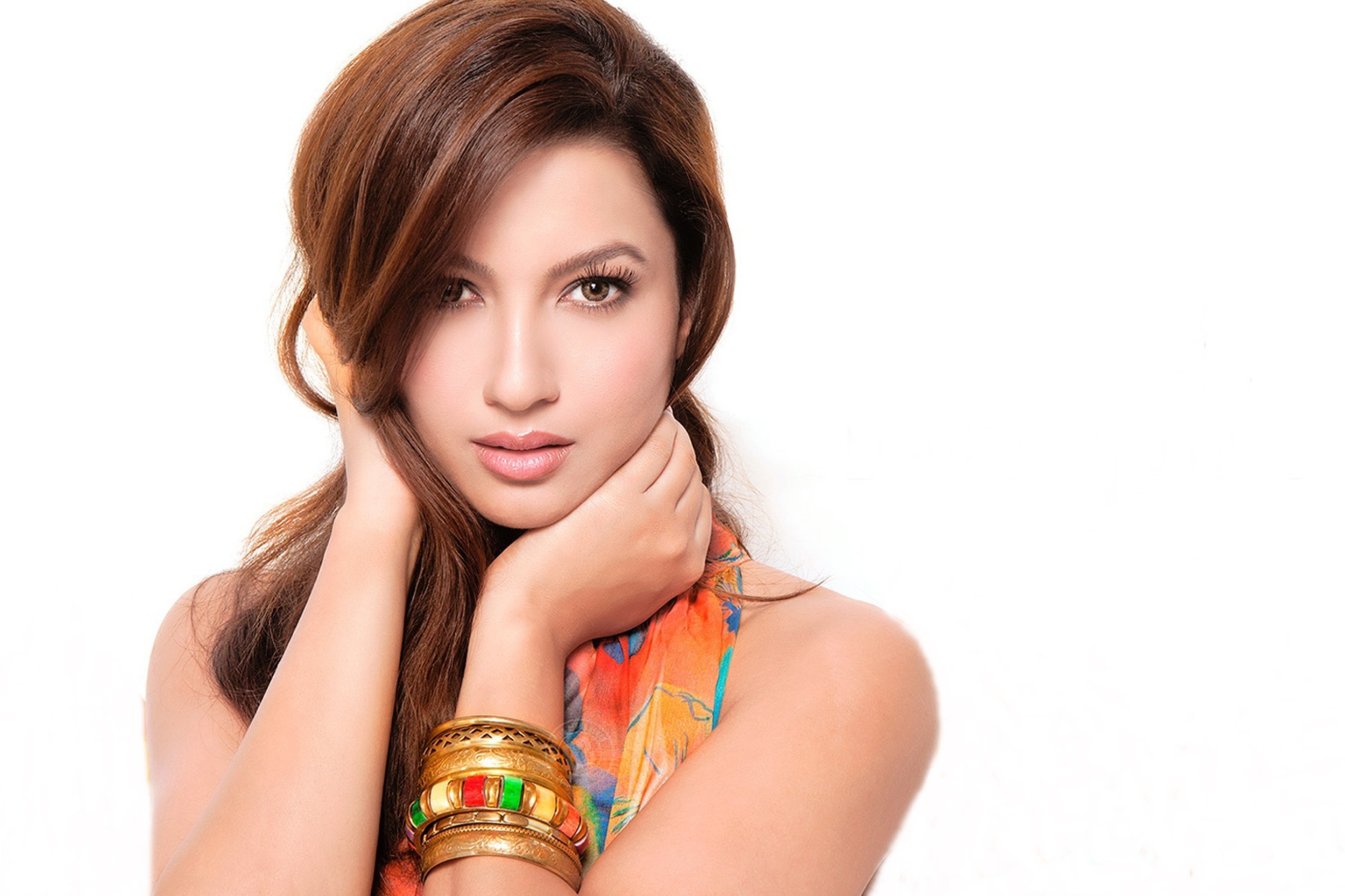 Screenshot №1 pro téma Beautiful Gauhar Khan 2880x1920