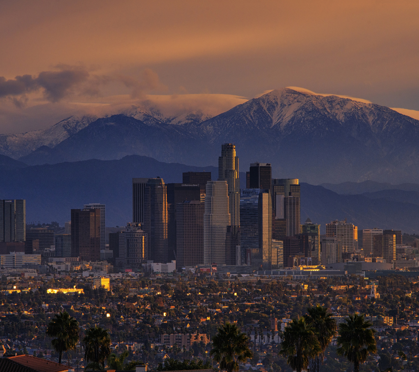 Fondo de pantalla California Mountains And Los Angeles Skyscrappers 1440x1280