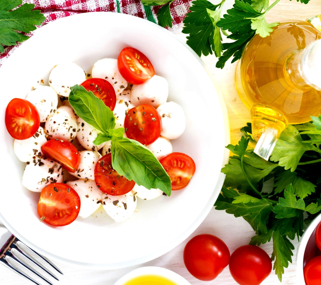 Salat, basil, parsley, mozzarella, tomatoes wallpaper 1080x960