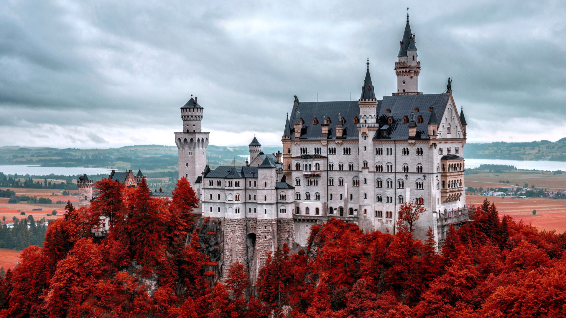 Screenshot №1 pro téma Neuschwanstein Castle in Fall 1920x1080