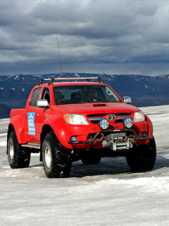 Fondo de pantalla Toyota Hilux 240x320