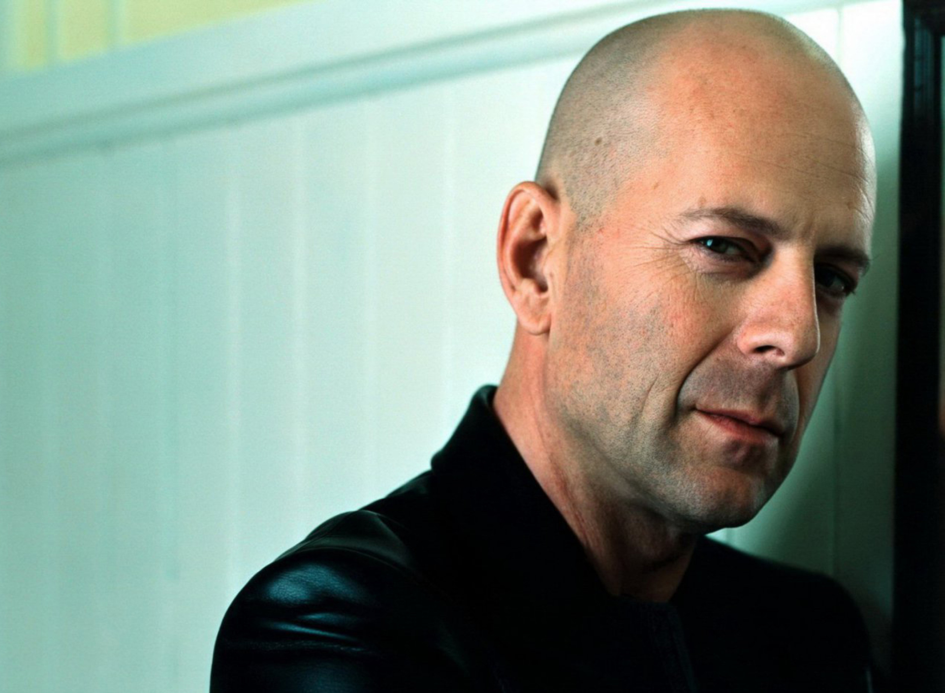 Fondo de pantalla Bruce Willis 1920x1408