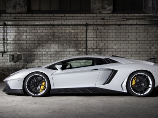 Fondo de pantalla Lamborghini Aventador 320x240