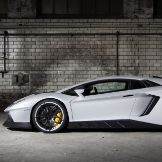Kostenloses Lamborghini Aventador Wallpaper für iPad 3