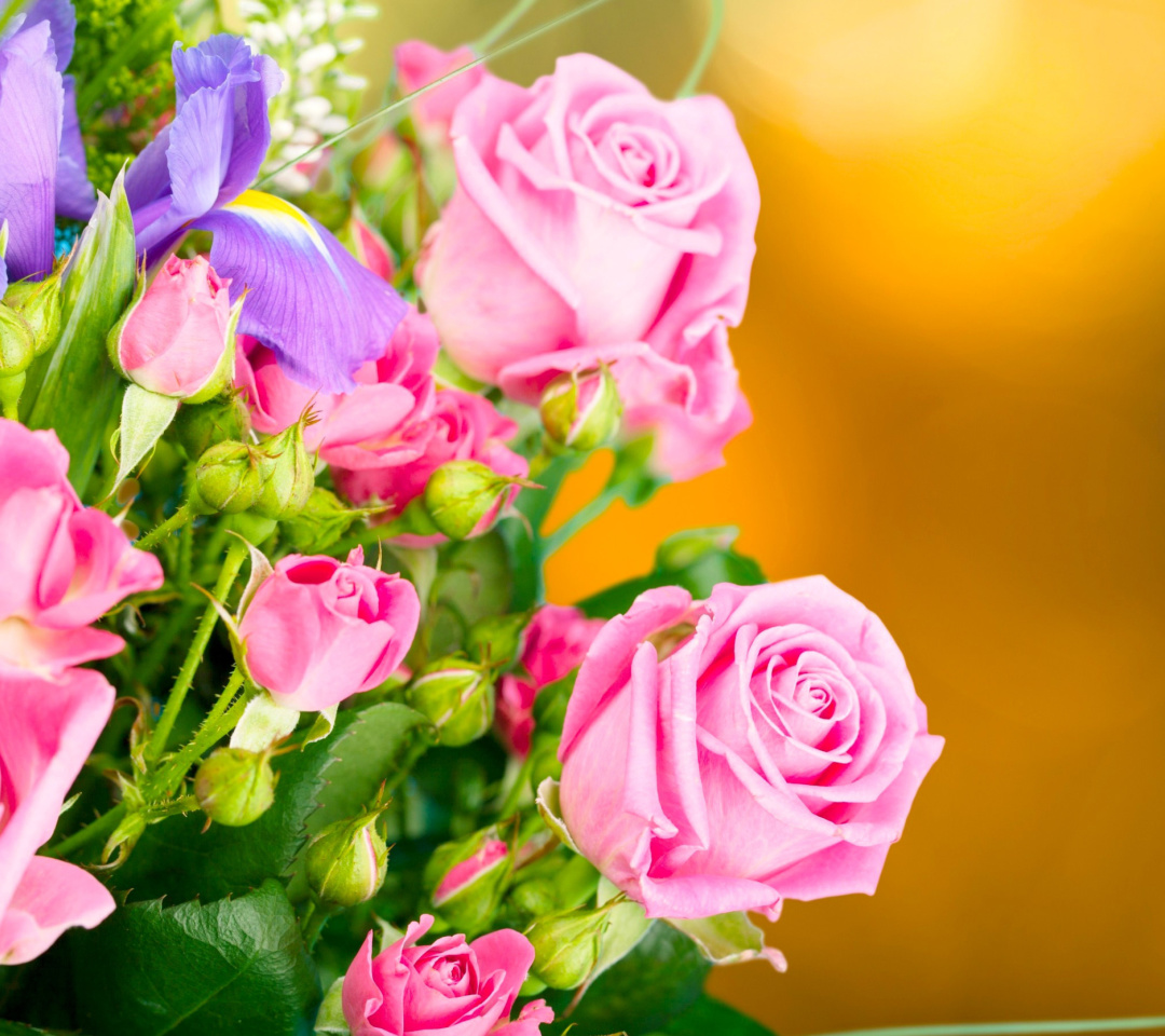 Fondo de pantalla Spring bouquet of roses 1080x960
