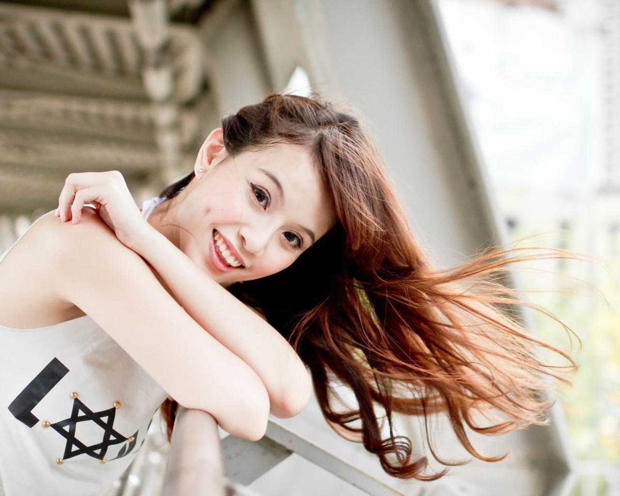 Обои Asian Girl Pretty Smile 1280x1024