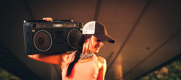 Обои Urban Hip Hop Girl 720x320
