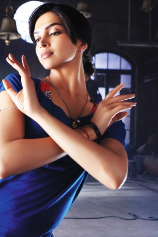 Bollywood Actress Deepika Padukone screenshot #1 320x480