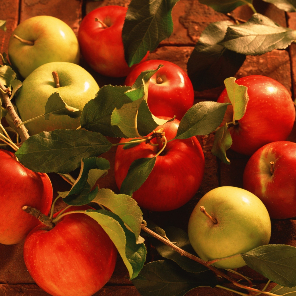 Das Red Apples & Green Apples Wallpaper 1024x1024