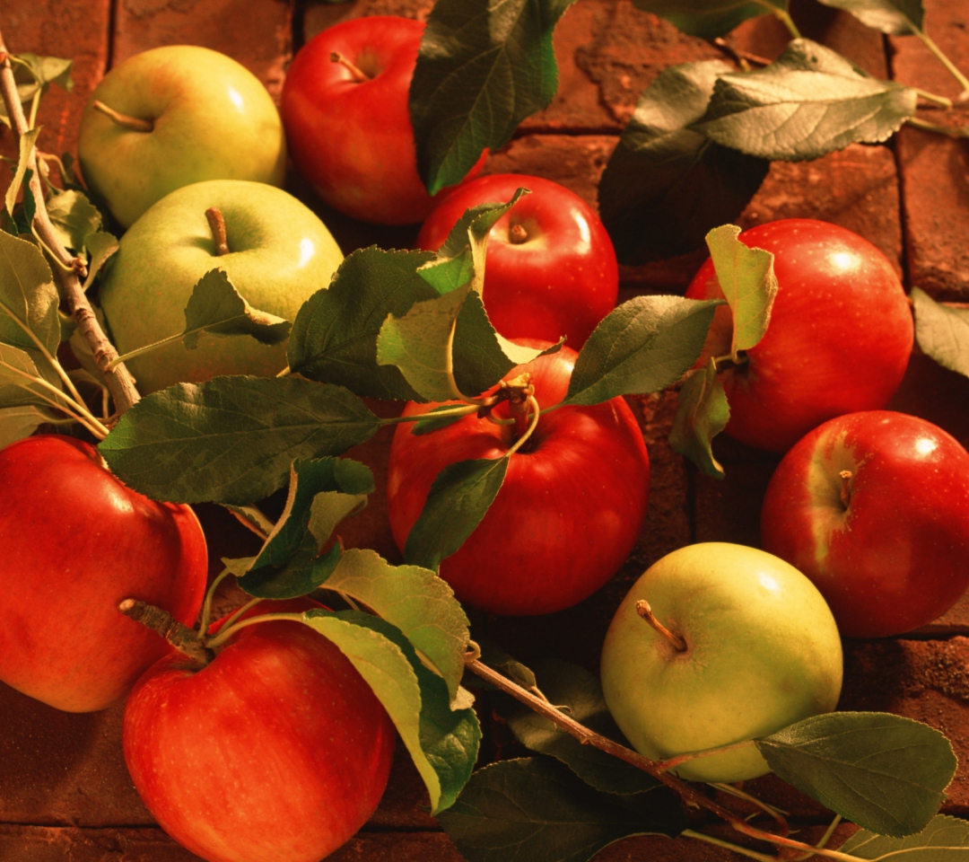 Das Red Apples & Green Apples Wallpaper 1080x960