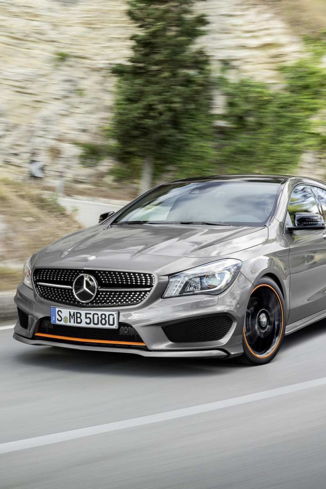 Mercedes Benz CLA 4MATIC screenshot #1 640x960