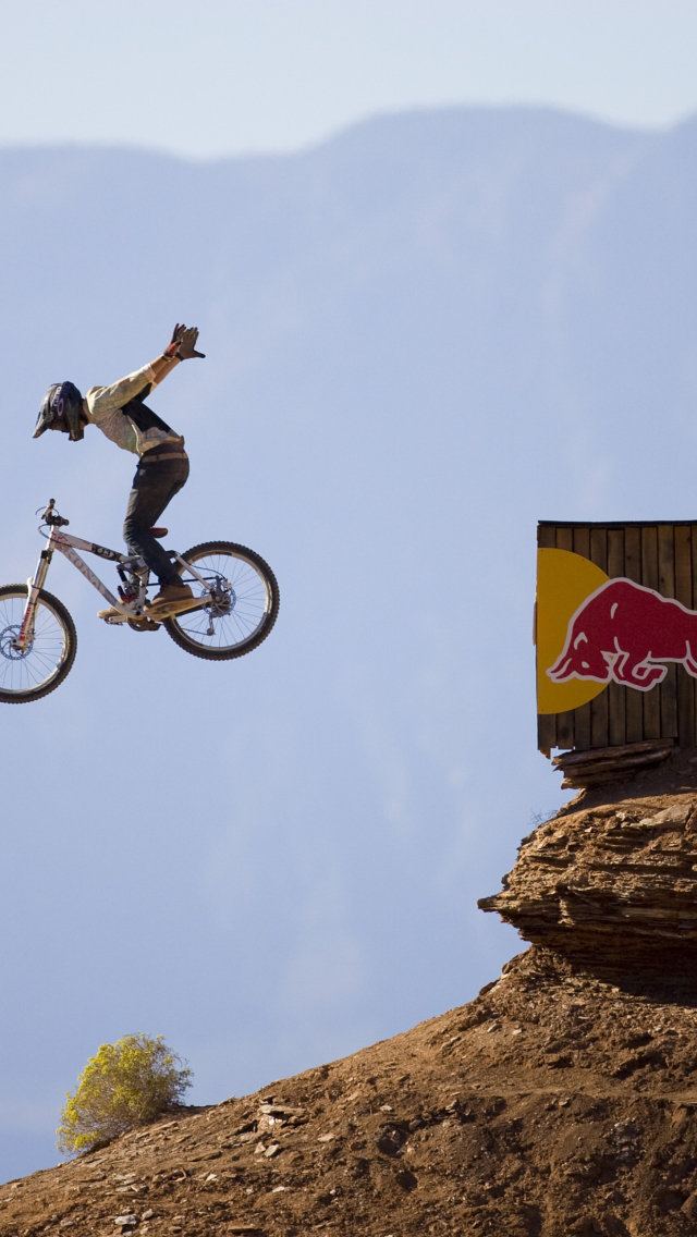 Das Red Bull Extreme Bicyclist Wallpaper 640x1136