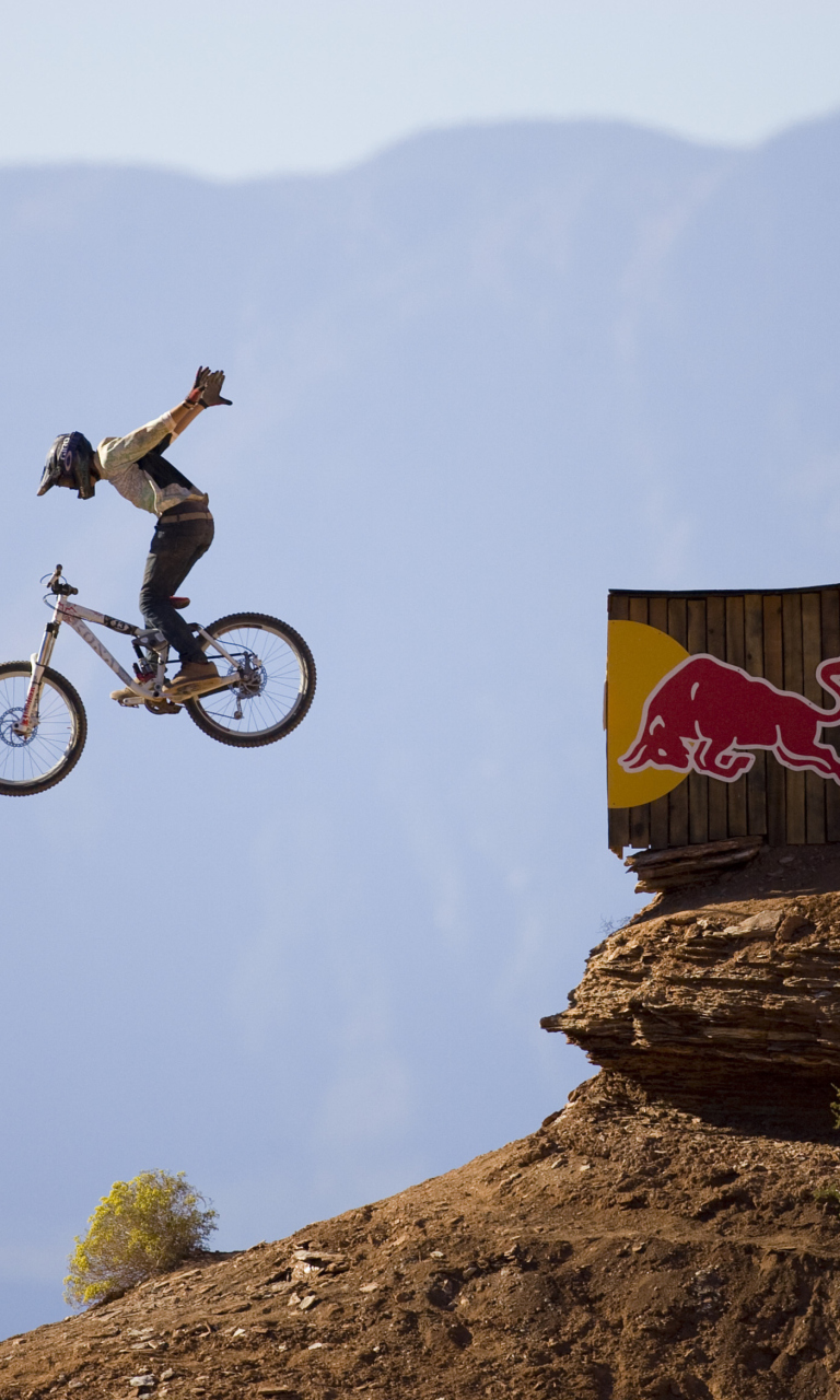 Das Red Bull Extreme Bicyclist Wallpaper 768x1280