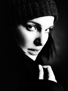 Обои Natalie Portman Black And White 240x320