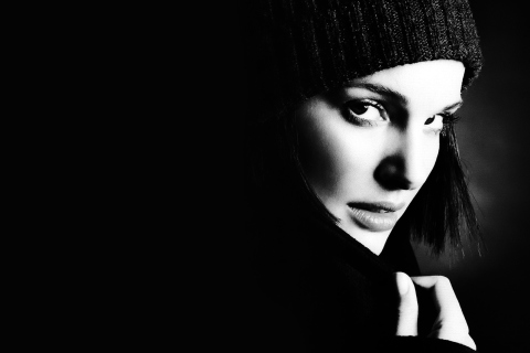 Sfondi Natalie Portman Black And White 480x320