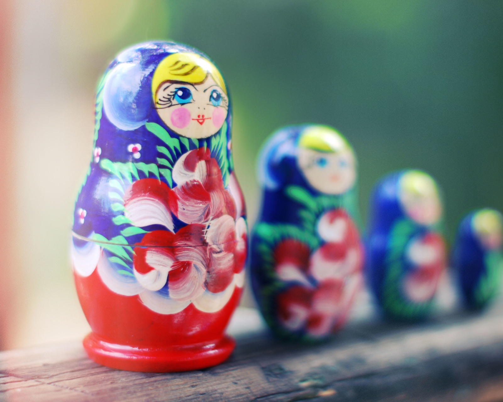 Screenshot №1 pro téma Russian Dolls 1600x1280