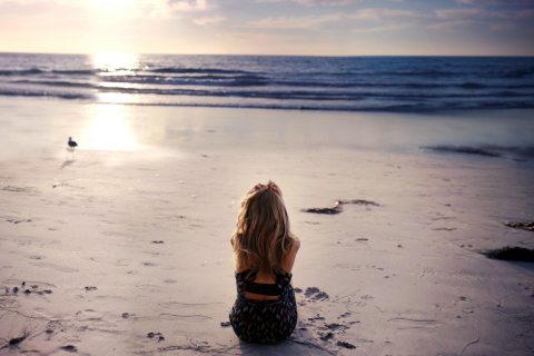 Обои Lonely Girl On Beautiful Beach 480x320